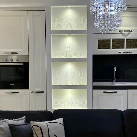 Tam Serviced 2Bdr Apartment City Center No6 Tirana Zewnętrze zdjęcie