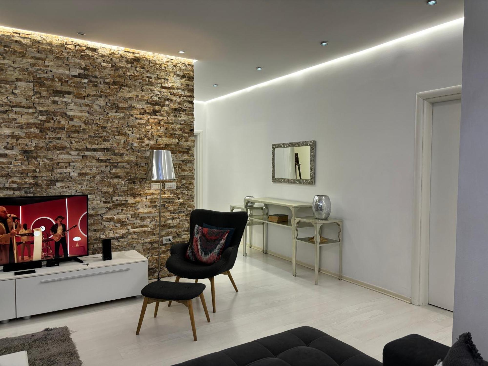 Tam Serviced 2Bdr Apartment City Center No6 Tirana Zewnętrze zdjęcie