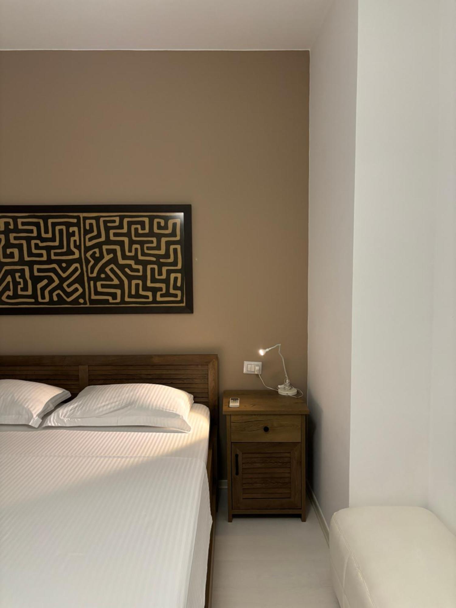 Tam Serviced 2Bdr Apartment City Center No6 Tirana Zewnętrze zdjęcie