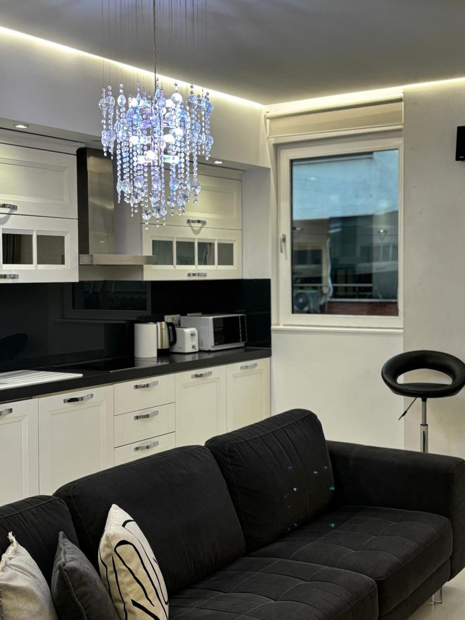 Tam Serviced 2Bdr Apartment City Center No6 Tirana Zewnętrze zdjęcie