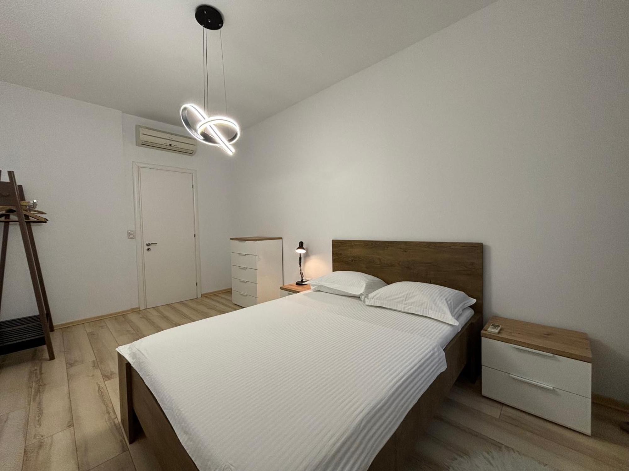 Tam Serviced 2Bdr Apartment City Center No6 Tirana Zewnętrze zdjęcie